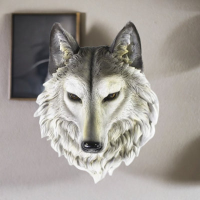 17"H Wolf Wall Plaque