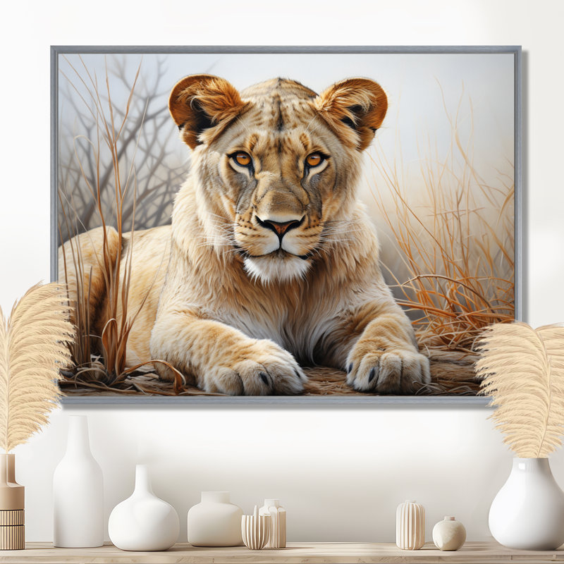Lionne d'Afrique, puissance I - art mural africain pour le salon, H 30 po x l 40 po x P 1,5 po, Encadrement argenté