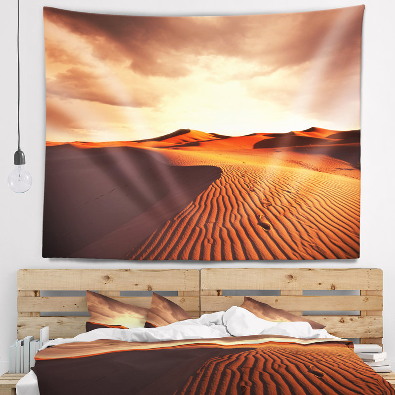 Paysage avec dunes du désert sous un ciel nuageux, H 32 po x l 39 po