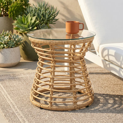  Table d'appoint d'extérieur en rotin en osier avec plateau en verre trempé brun clair San Pedro