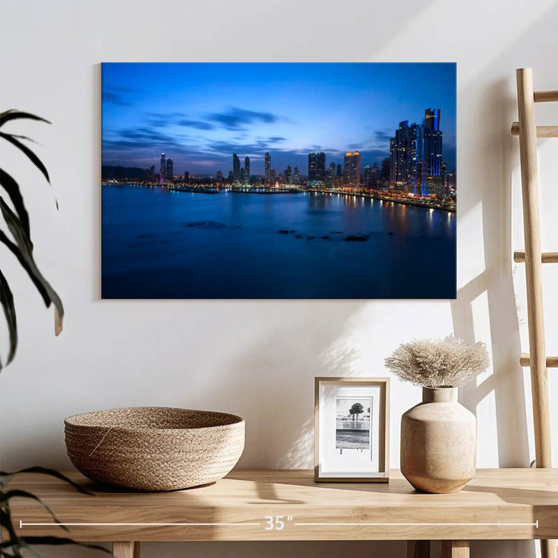 Hannes Panama, 16" H x 24" W