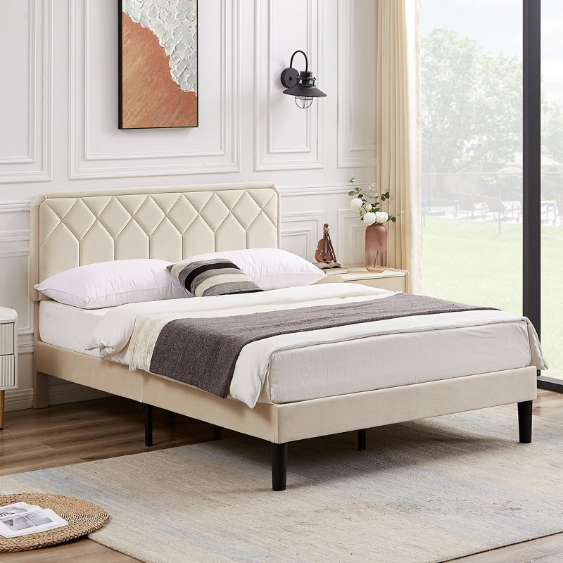 Structure de lit plateforme double avec tête de lit tapissier en velours et support en lattes de bois, sommier à ressorts / aucun sommier requis