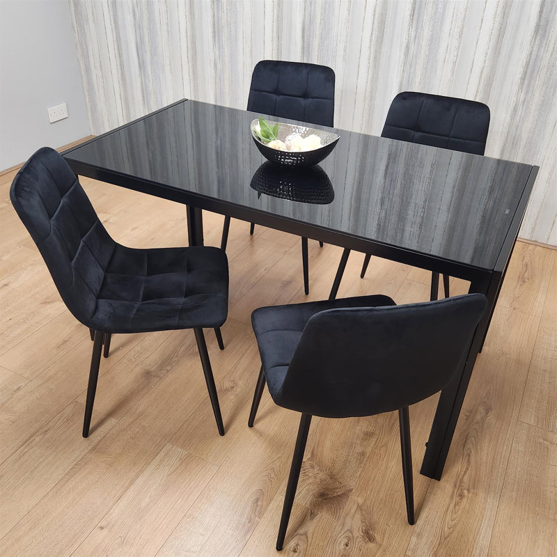 Cloverfield 4 - Person Dining Set, 75"H x 70"W x 134"L