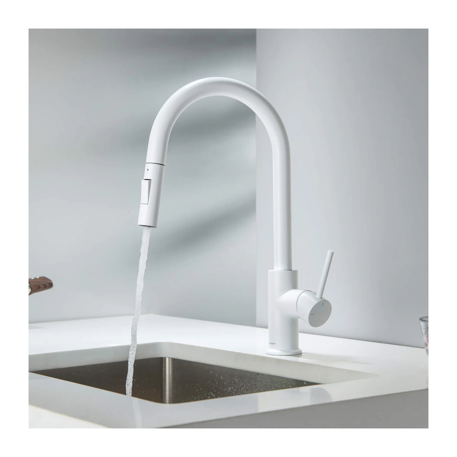 Pull Down Single Handle Kitchen Faucet, Matte White