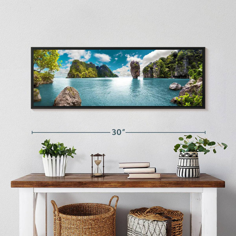 Iconic James Bond Island, Cadre flottant noir, 31 po x 11 po