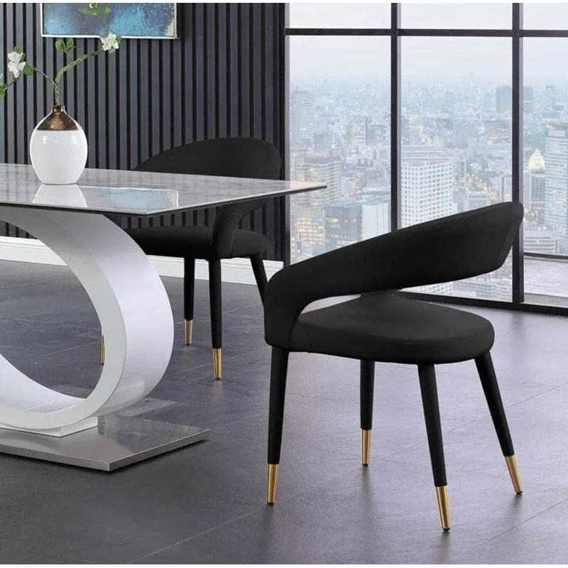 Chaise Idrizi, Noir