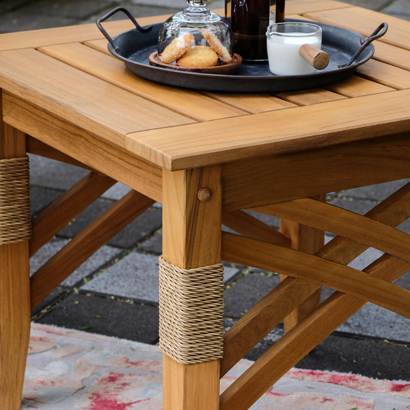 Table en teck 22 po Cotesfield Sqaure
