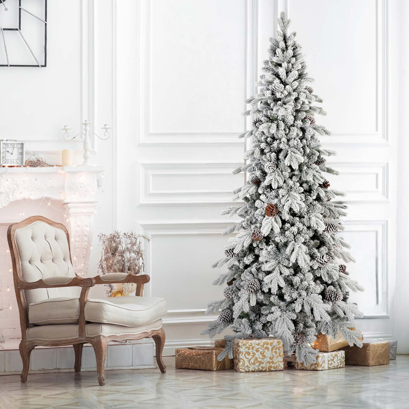 Arbre de Noël floqué à charnières en PE / PVC avec pommes de pin naturelles et support en métal stable, 7.5'