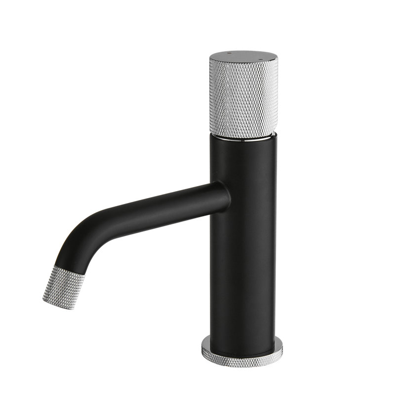 Robinet noir et nickel à contrôle de température sans effort pour les salles de bain modernes