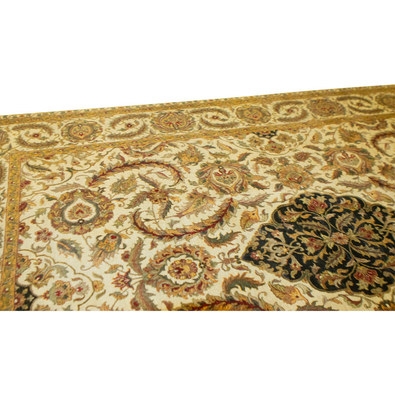 Tapis ivoire noué à la main de haute qualité