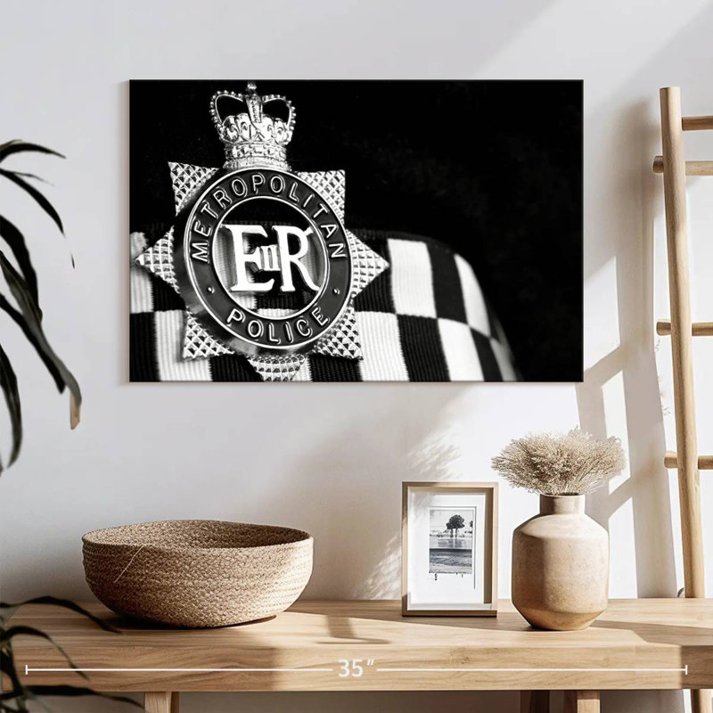 Insigne de la police métropolitaine, H 16 po x l 24 po