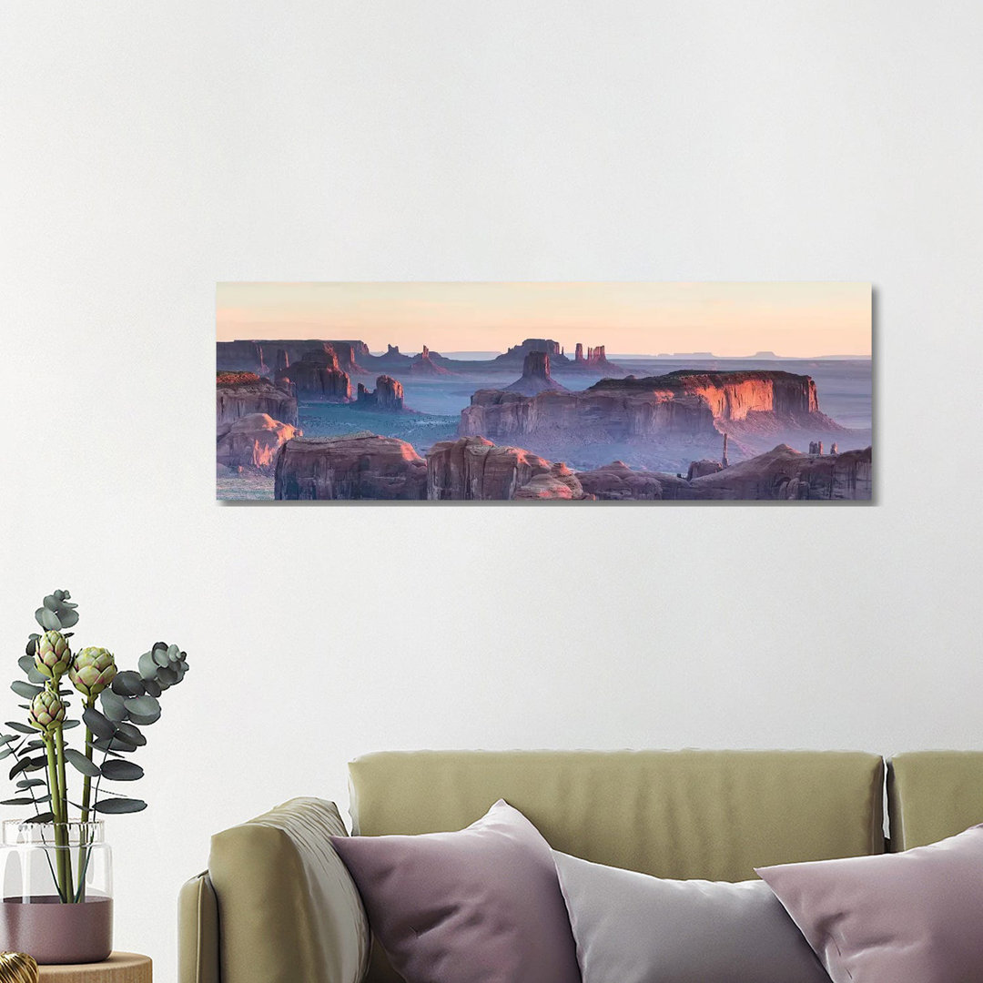 Hunt's Mesa Panoramablick, Monument Valley II von Matteo Colombo - Panoramaleinband auf Leinwand Giclée auf Leinwand