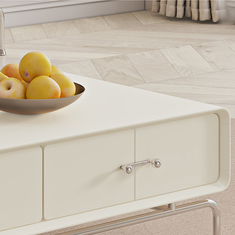 Table basse française avec style et rangement