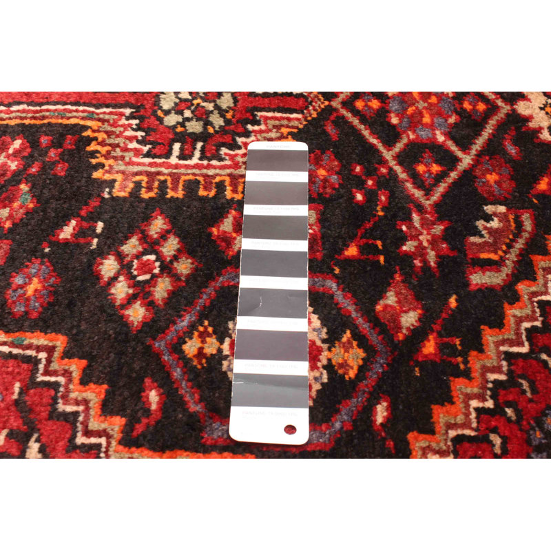Tapis noir Anadol 4 pi 6 po x 7 pi 5 po