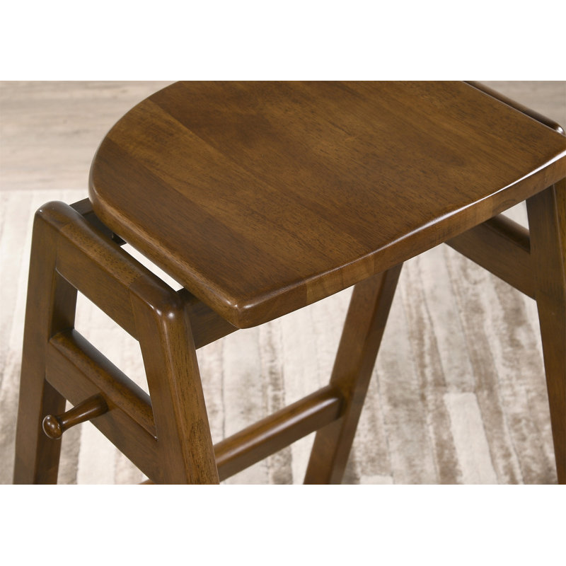 Ensemble de 2 tabourets empilables avec siège profilé et fabrication en bois massif