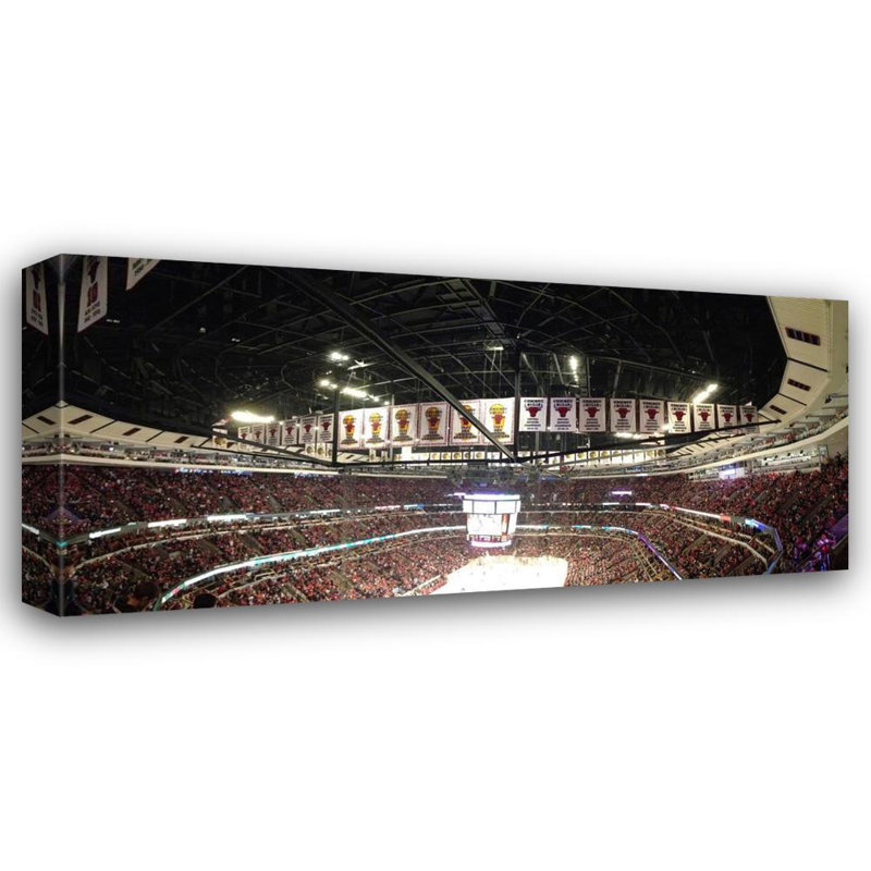 United Center, H 11 po x l 24 po