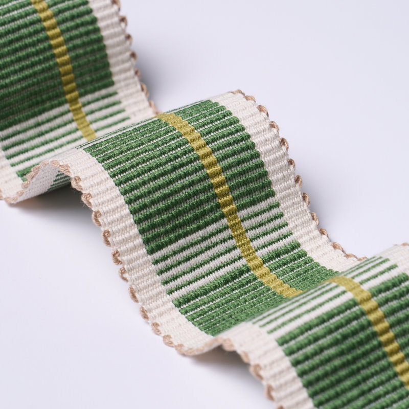 Calcada Tape Moyen, Herbe