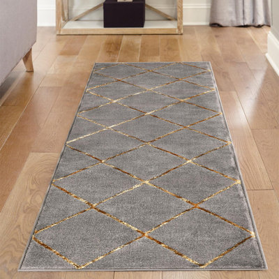 Latitude Run® Checks Novica Rug Gray and Gold