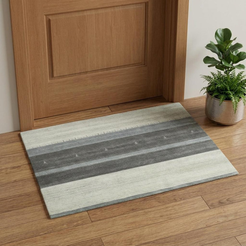 Tapis rayé en laine gris et vert ivoire 2 pi x 3 pi