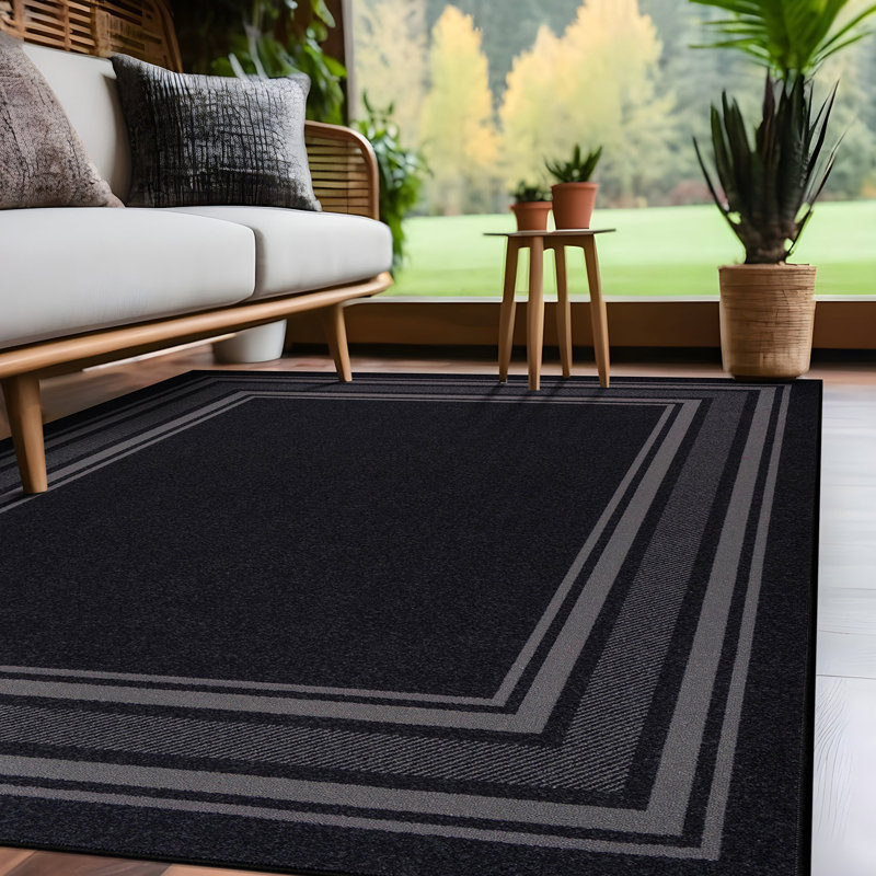 Tapis noir antidérapant Raceland, Rectangle 5 pi 3 po x 6 pi 11 po