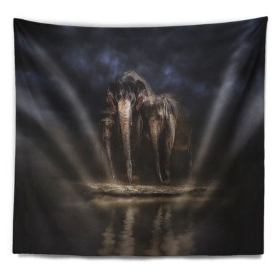 L’eau éléphants d’animaux dans le fleuve tapisserie