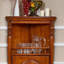 Armoire de coin en bois de cerisier