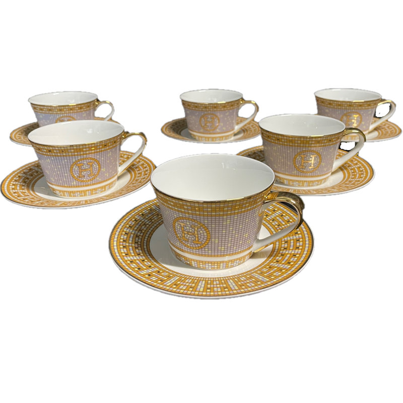 Service à thé en porcelaine tendre 17 pièces Gilmour
