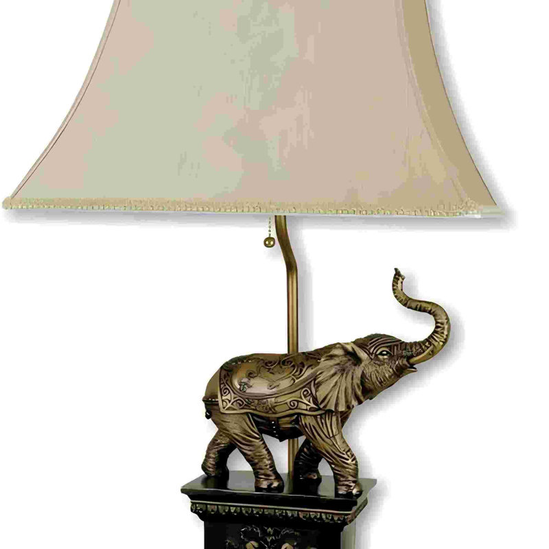 Lampe de table éléphant 29 po en polyrésine avec finition or antique, abat-jour blanc