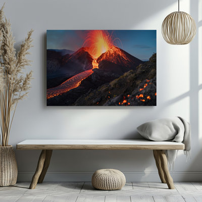 Toile, scène dramatique d'un volcan en éruption au crépuscule
