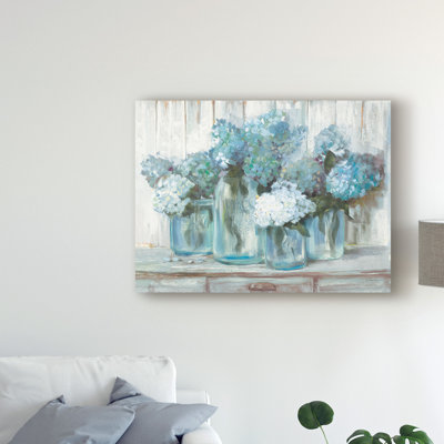 «Hydrangeas in Glass Jars Blue» par Carol Rowan, reproduction d'art sur toile tendue