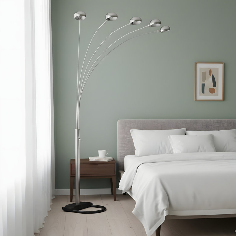Lampe sur pied à cinq têtes de 84 pouces de hauteur argentée (1pc / carton) (2,24 / 33,97)
