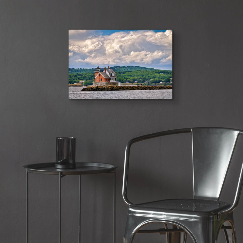 Art mural en verre Latitude Run® «Cloudy Day At Rockland Breakwater» par Rick Berk, H 16 po x l 24 po x P 0,2 po