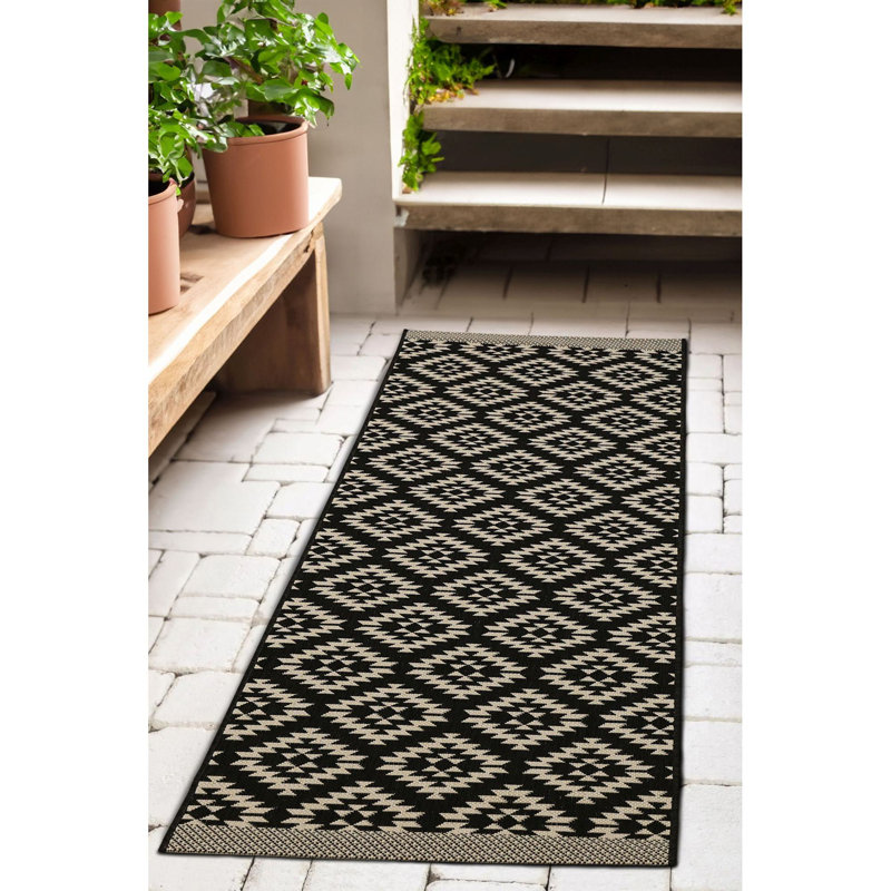 Brookmont Geometric Indoor / Outdoor Area Rug, Runner 67 x 200 cm
