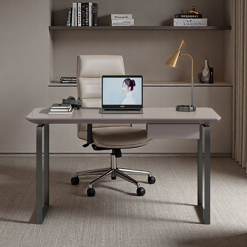 Bureau simple avec une grande table d'ordinateur avec de grands pieds, H 29,53 po x l 55,12 po x P 25,59 po, Gris