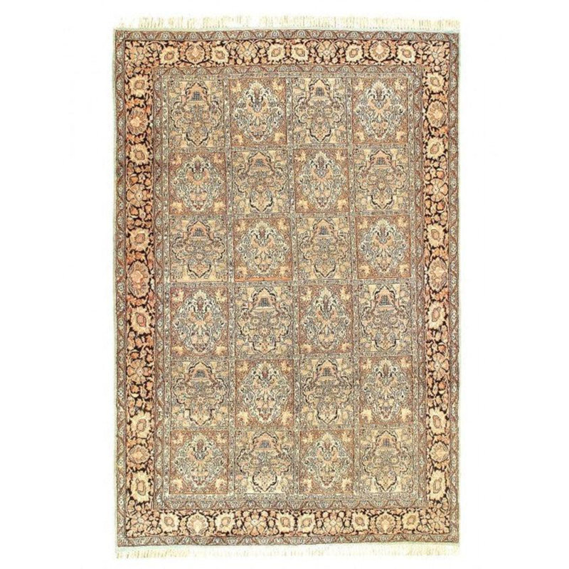 Oriental Area Rug in Ivory