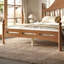 Lit plateforme pleine grandeur avec tête de lit chic, structure de lit en bois massif avec support à lattes, aucun sommier tapissier requis et conception basse à terre. Brun antique-131994002-131994003
