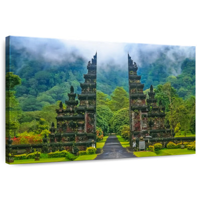 Adella Balinese Candi Bentar