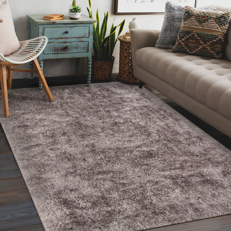 Tapis gris à poils longs Sarina