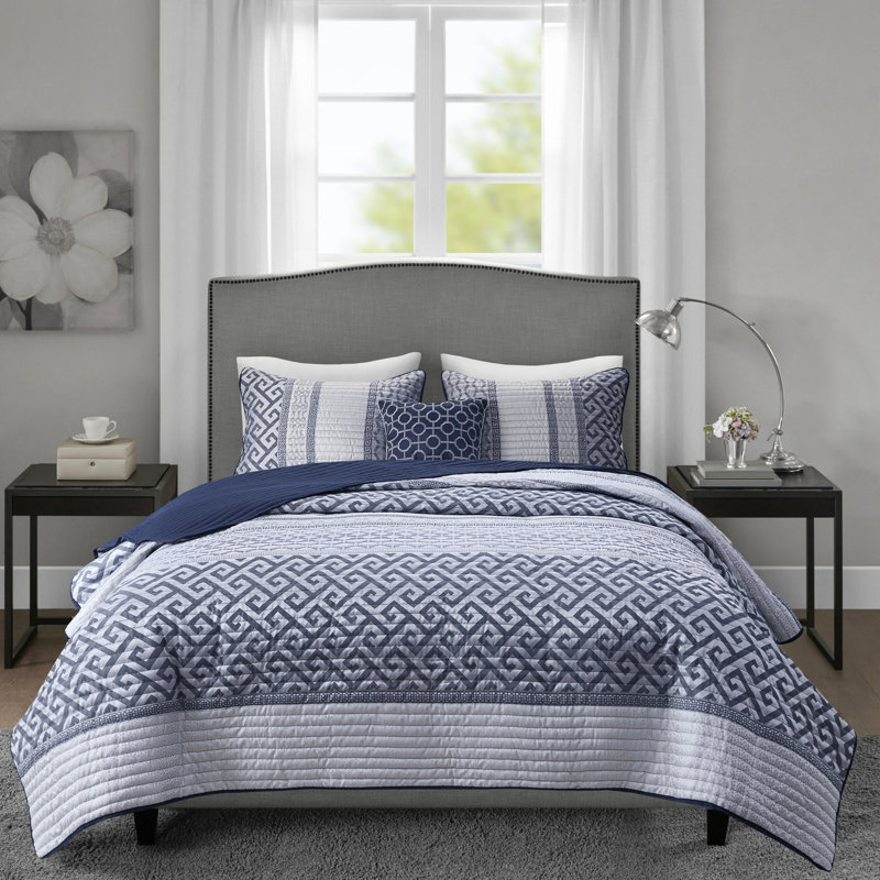 Courtepointe - Bleu marine. 4 pièces de literie de luxe avec rembourrage. 2 taies décoratives et 1 coussin décoratif. Facile à laver et très doux