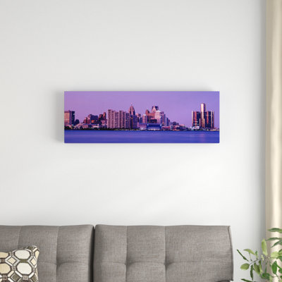 " Detroit, Michigan, Twilight "