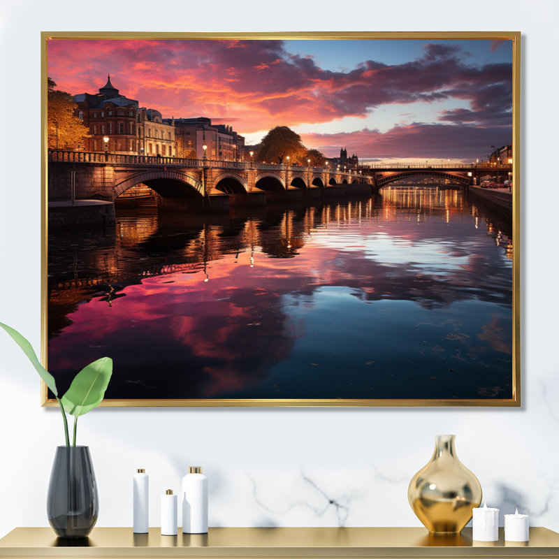 «Dublin Beautiful Cityscape II», reproduction, Cadre flottant doré, H 16 po x l 32 po x P 1 po