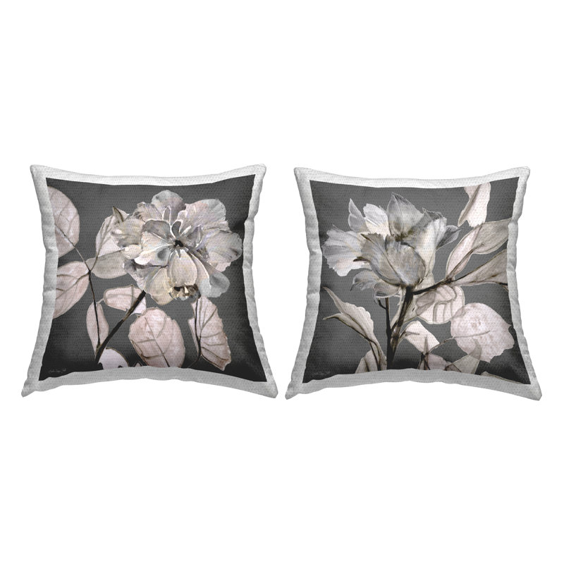 Ensemble de 2 coussins d'extérieur à imprimé floral gris et fleurs neutres par Stellar Design Studio
