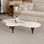 Table basse en pierre frittée de 140 cm (55 pouces) en forme de nuage irrégulier, table basse incurvée aux formes libres et pieds fuselés, table basse organique pour salon