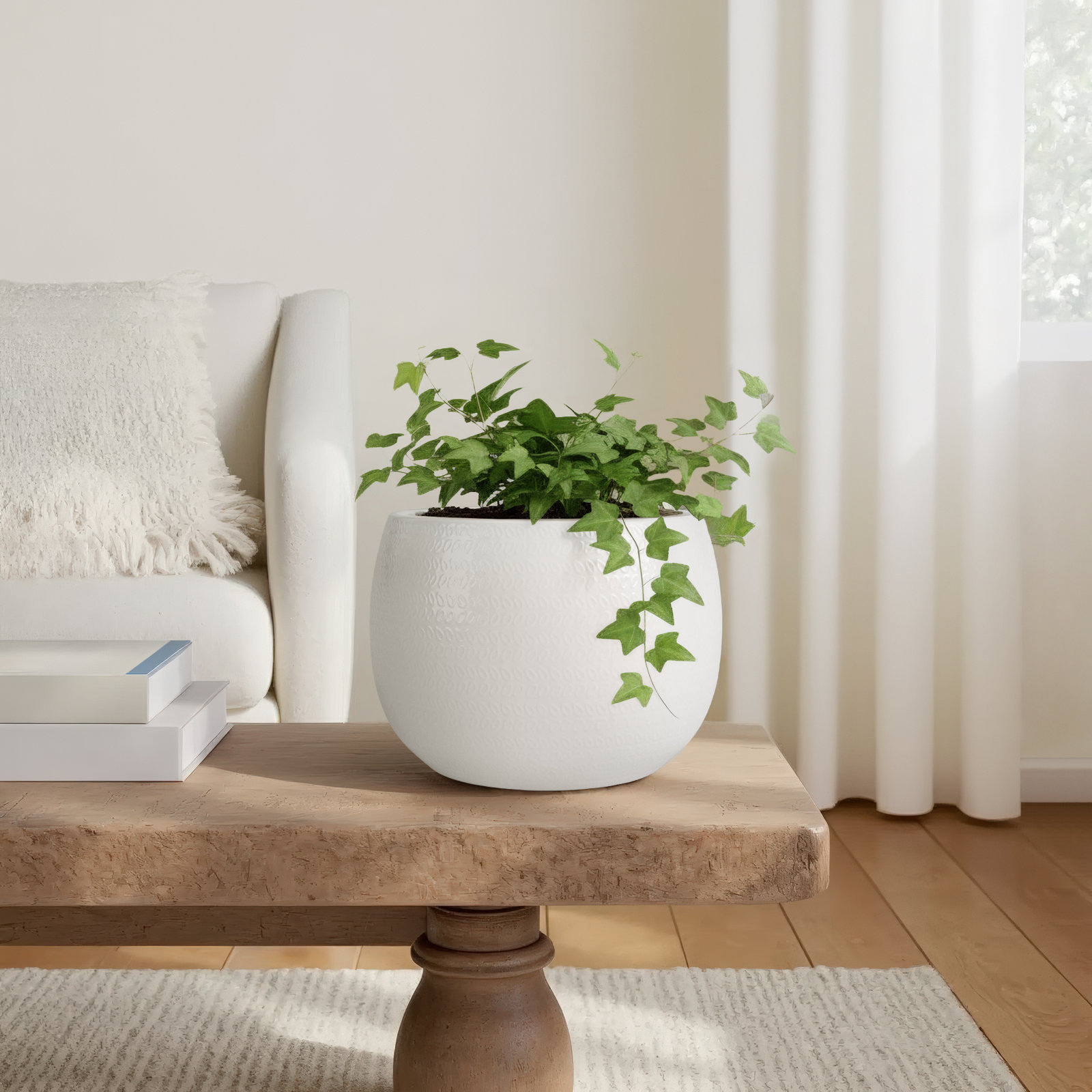 Aylor 9" Ceramic Pot Planter