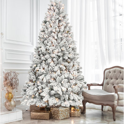 Arbre de Noël floqué avec 300 lumières UL et 27 pommes de pin naturelles - pointes en PVC enneigées, 600 pointes, structure à charnières, support en métal stable, installation facile