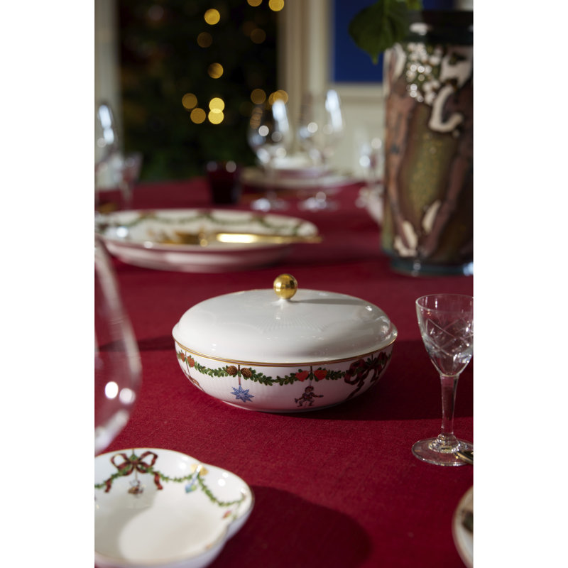 Star Fluted Christmas Bowl with Lid 8"