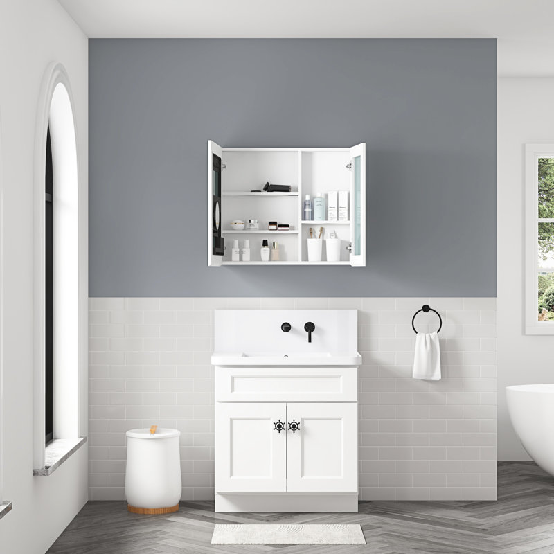 Armoire à pharmacie de salle de bain l 30 po H 26 po avec miroir haute définition, plan d'aspect biseauté, bois d'ingénierie blanc et charnières à fermeture douce