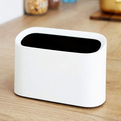 Mini poubelle de bureau 0,4 gallons avec ouverture inclinée
