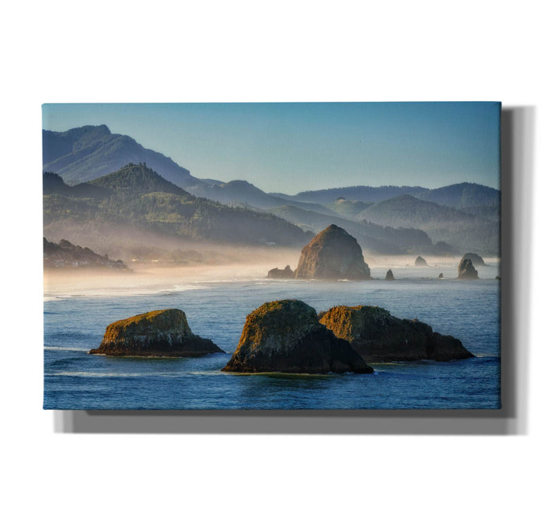 Art mural en toile épique «Misty Morning On Cannon Beach» par Rick Berk, 18 po x 12 po, H 12 po x l 18 po x P 0,75 po