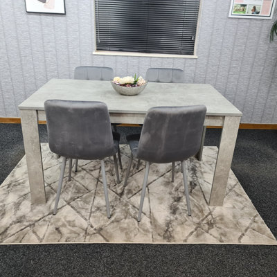 Amiela 6 - Person Dining Set